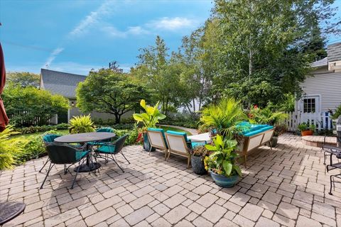 Tiny photo for 2019 W Greenleaf Avenue, Chicago, IL 60645 (MLS # 12471949)