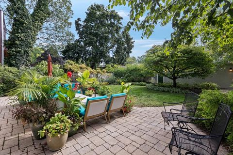 Tiny photo for 2019 W Greenleaf Avenue, Chicago, IL 60645 (MLS # 12471949)