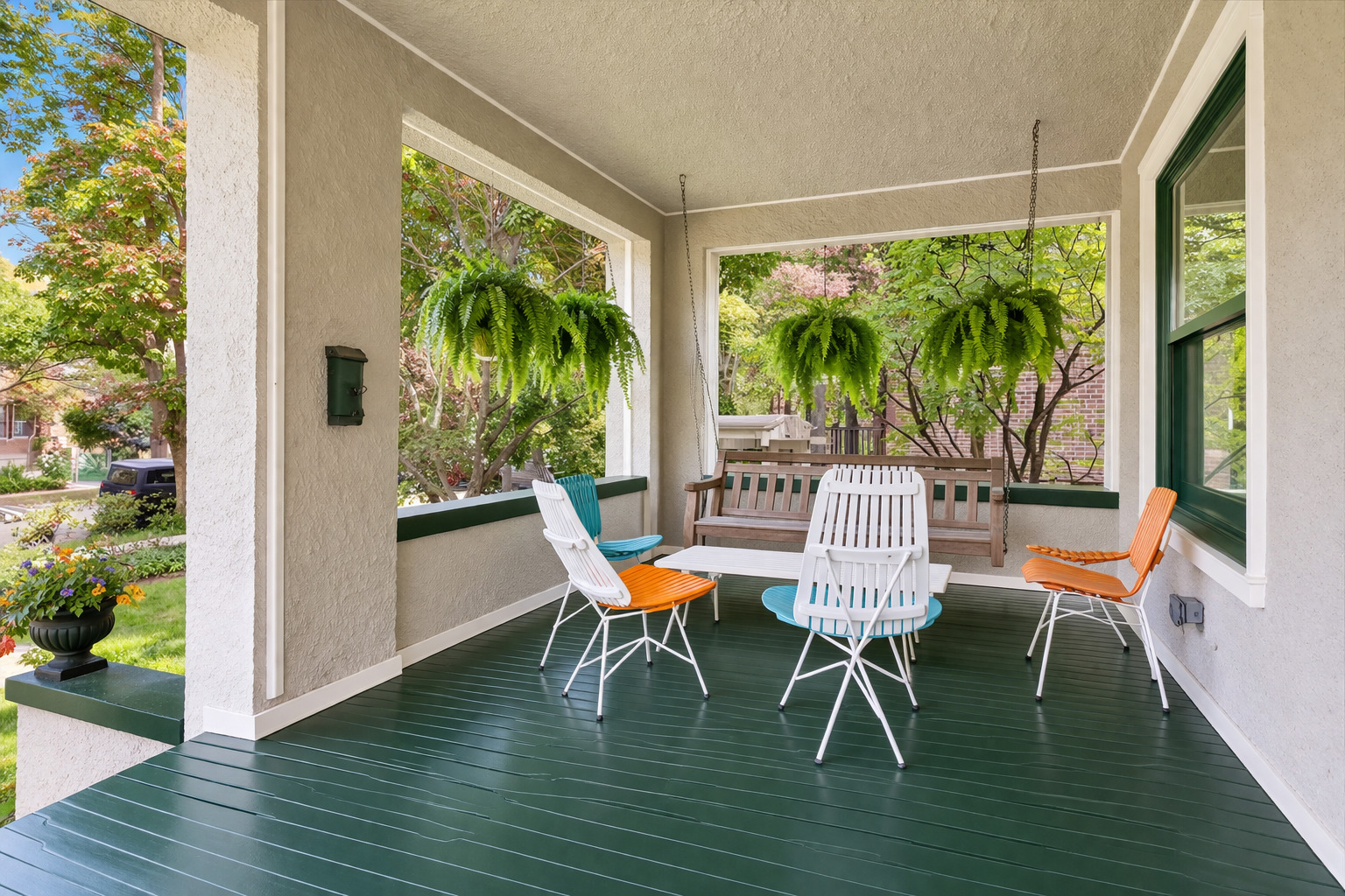 2019 W Greenleaf Avenue