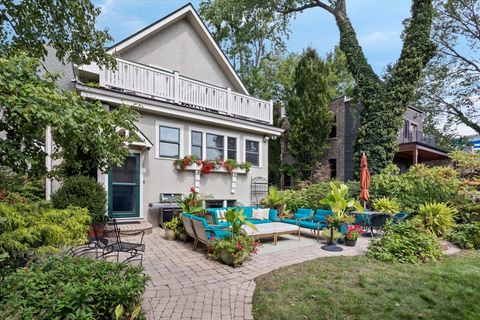 Tiny photo for 2019 W Greenleaf Avenue, Chicago, IL 60645 (MLS # 12471949)