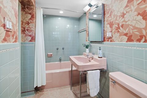 Tiny photo for 2019 W Greenleaf Avenue, Chicago, IL 60645 (MLS # 12471949)