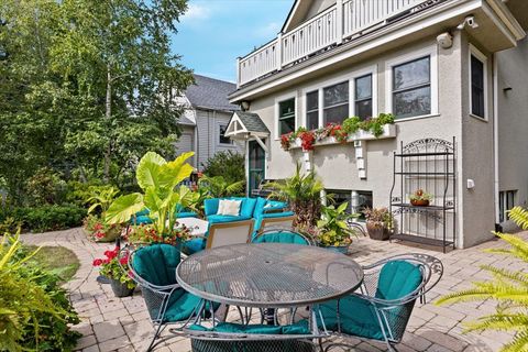 Tiny photo for 2019 W Greenleaf Avenue, Chicago, IL 60645 (MLS # 12471949)