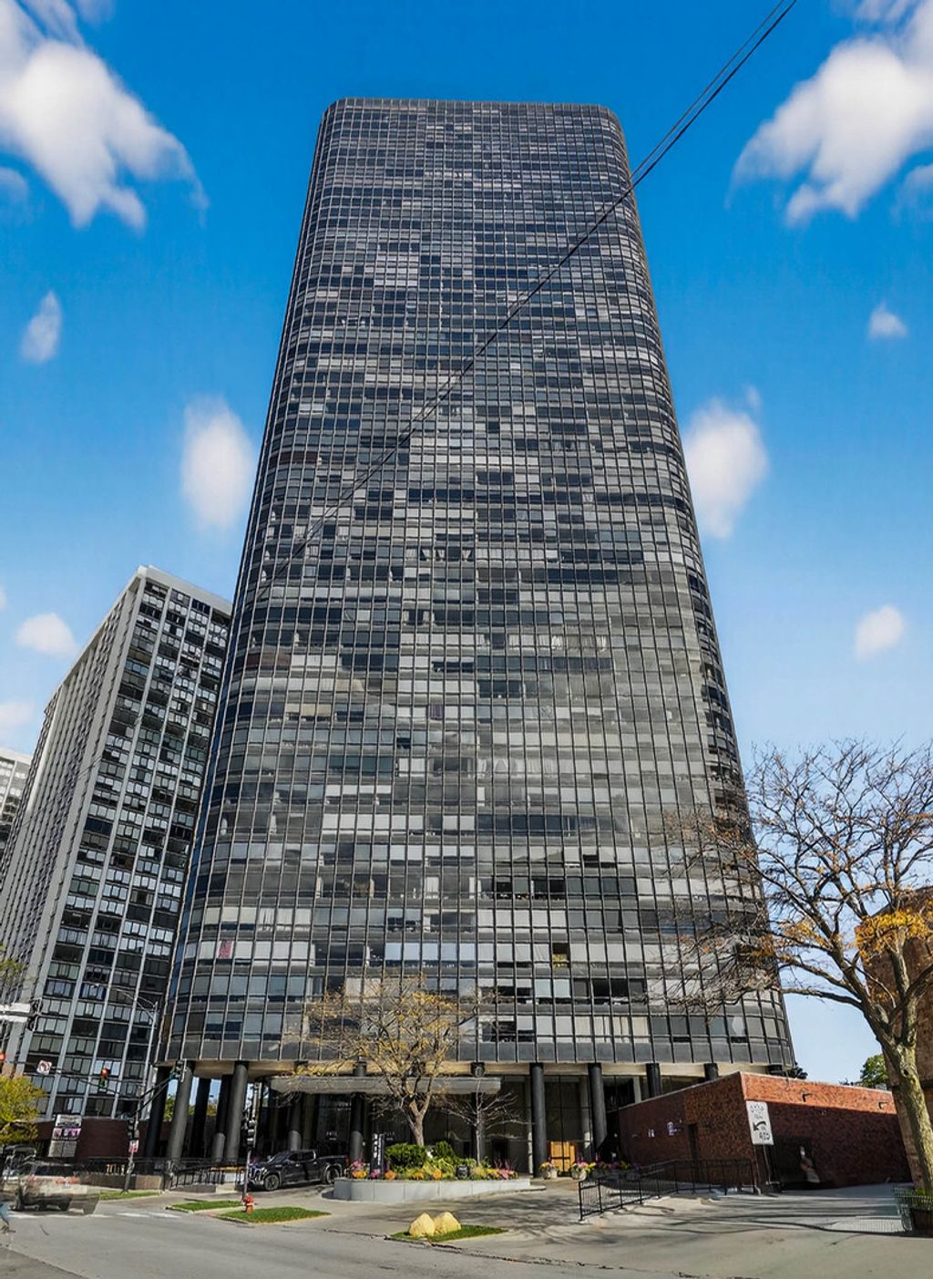 Photo for 5415 N SHERIDAN Road #3403, Chicago, IL 60640 (MLS # 12501672)