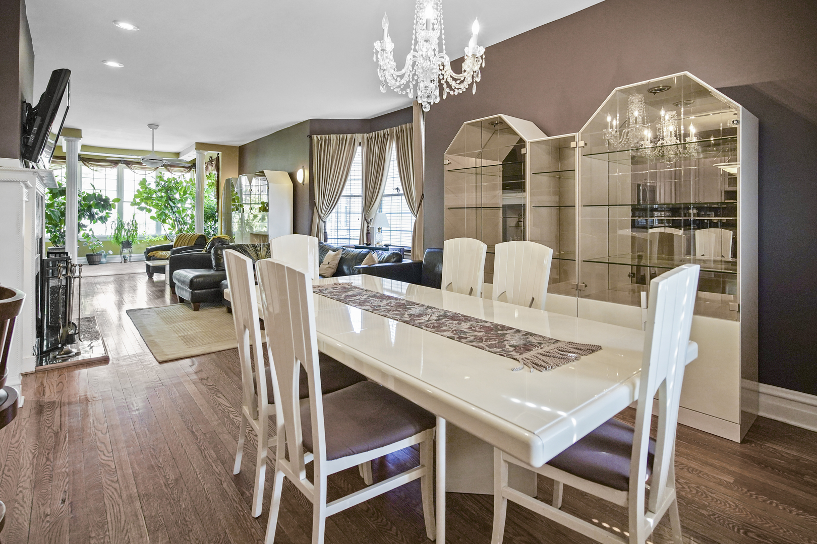 5404 N Christiana Avenue