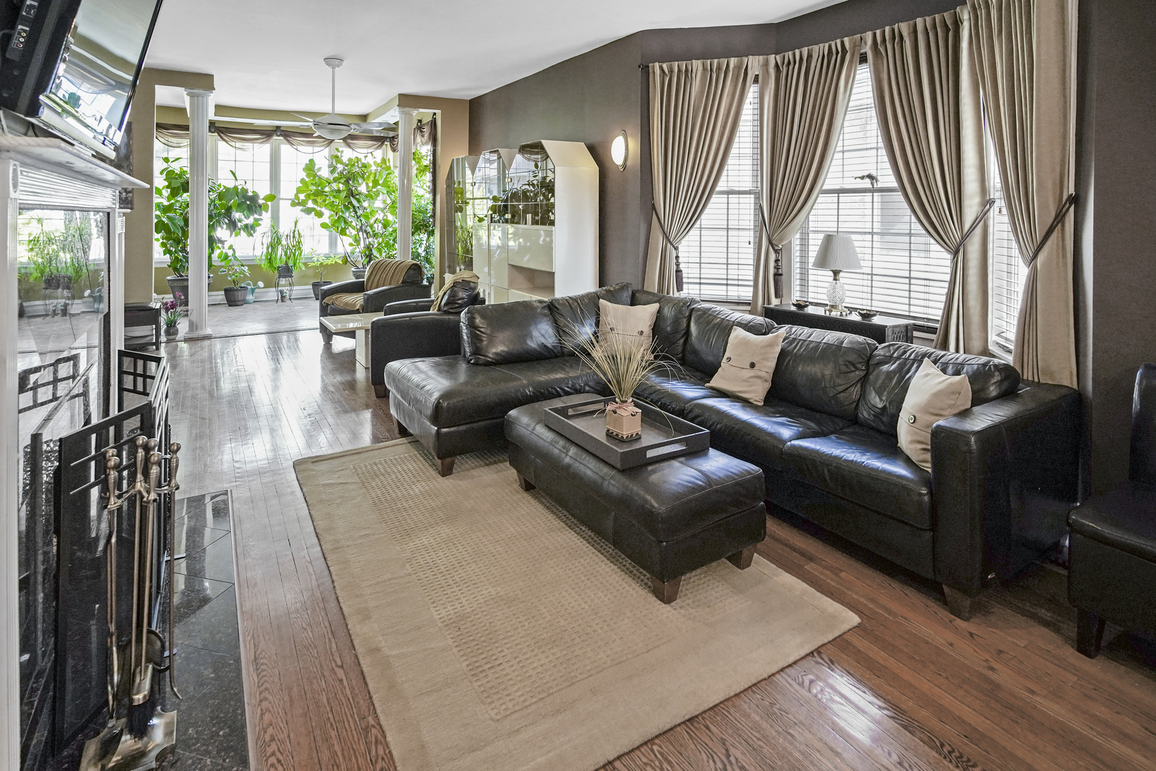 5404 N Christiana Avenue