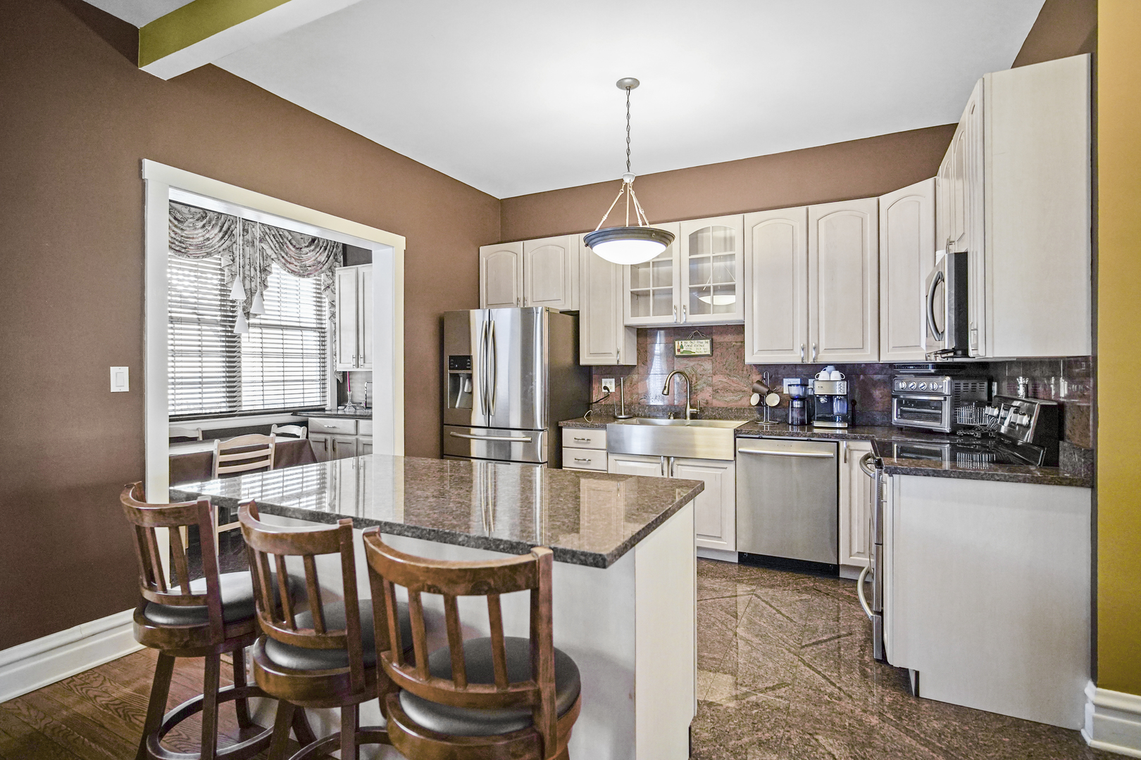 5404 N Christiana Avenue