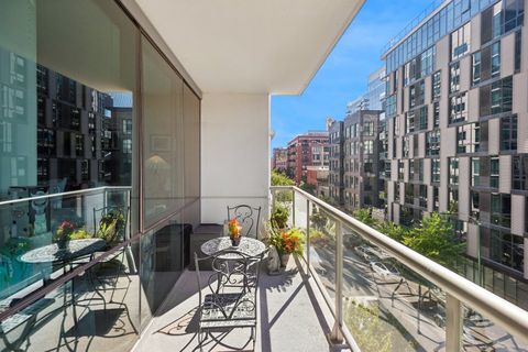 Tiny photo for 123 S Green Street #409B, Chicago, IL 60607 (MLS # 12487619)