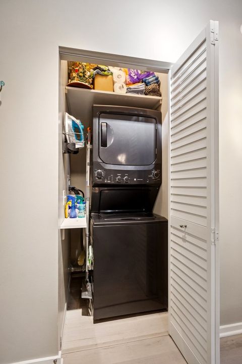 Tiny photo for 123 S Green Street #409B, Chicago, IL 60607 (MLS # 12487619)