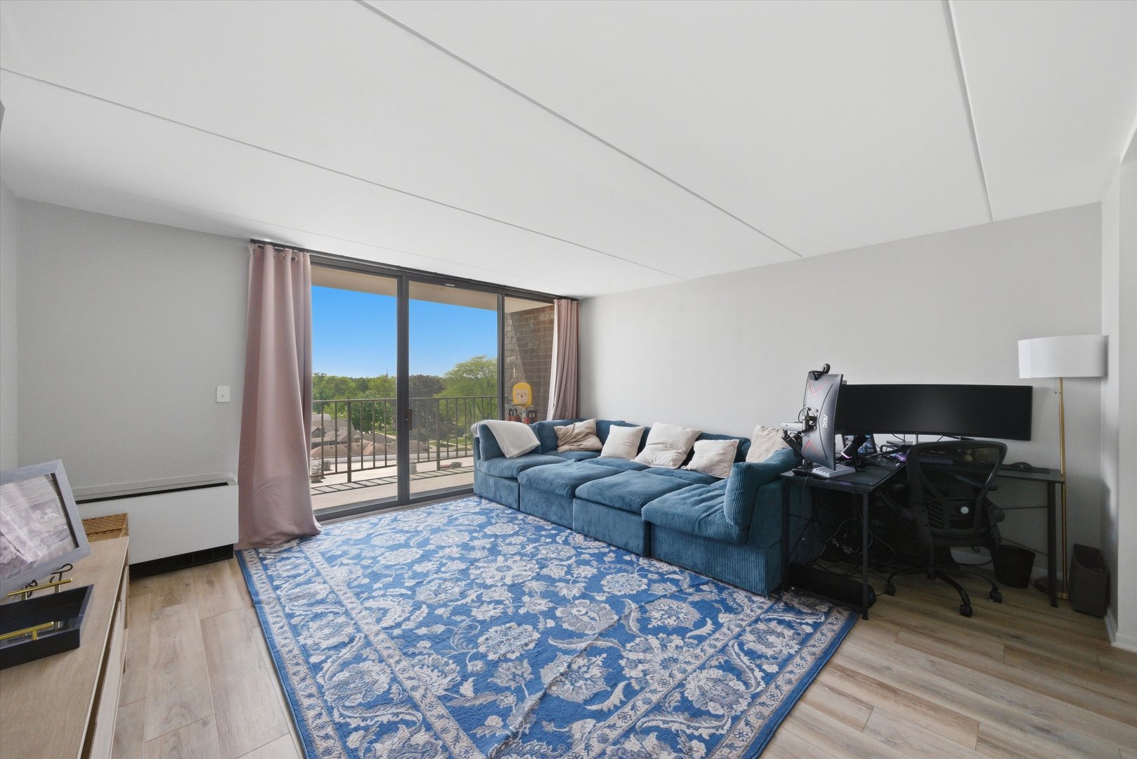 11 W Green Street 608