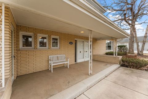 Tiny photo for 18655 Oakwood Avenue, Lansing, IL 60438 (MLS # 12572452)