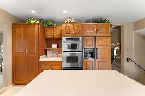 Tiny photo for 18655 Oakwood Avenue, Lansing, IL 60438 (MLS # 12572452)