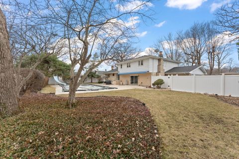 Tiny photo for 18655 Oakwood Avenue, Lansing, IL 60438 (MLS # 12572452)