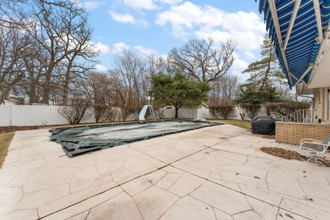 Tiny photo for 18655 Oakwood Avenue, Lansing, IL 60438 (MLS # 12572452)