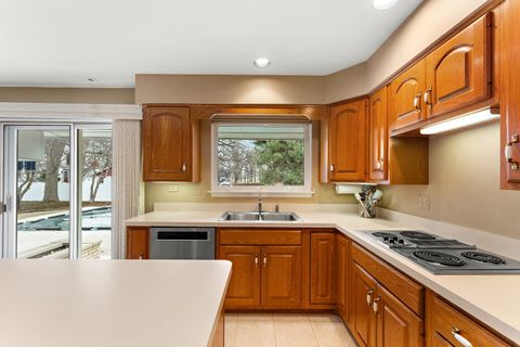 Tiny photo for 18655 Oakwood Avenue, Lansing, IL 60438 (MLS # 12572452)