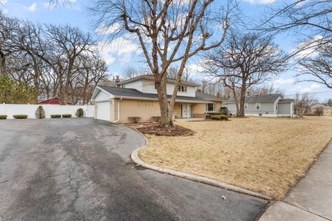 Tiny photo for 18655 Oakwood Avenue, Lansing, IL 60438 (MLS # 12572452)