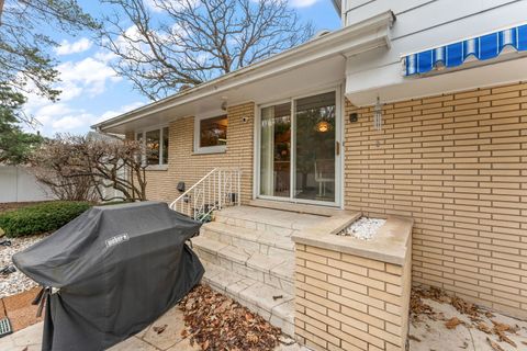 Tiny photo for 18655 Oakwood Avenue, Lansing, IL 60438 (MLS # 12572452)