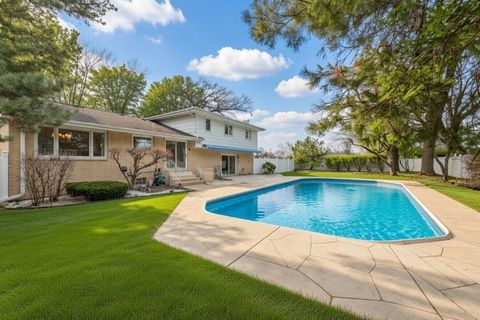 Tiny photo for 18655 Oakwood Avenue, Lansing, IL 60438 (MLS # 12572452)