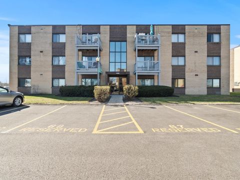 668 Pinecrest Drive 203 Prospect Heights IL 60070