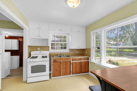 Tiny photo for 605 S Draper Avenue, Champaign, IL 61821 (MLS # 12690617)
