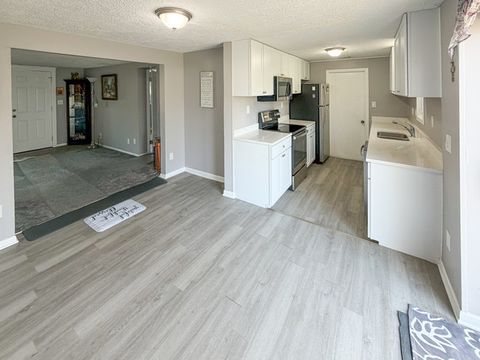 Tiny photo for 714 Landon Avenue, Winthrop Harbor, IL 60096 (MLS # 12591774)