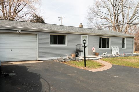 Tiny photo for 714 Landon Avenue, Winthrop Harbor, IL 60096 (MLS # 12591774)