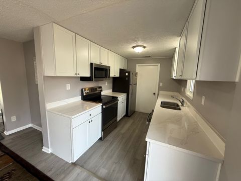 Tiny photo for 714 Landon Avenue, Winthrop Harbor, IL 60096 (MLS # 12591774)