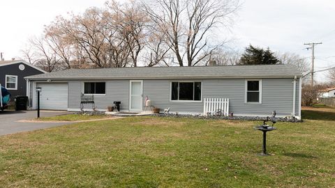 Tiny photo for 714 Landon Avenue, Winthrop Harbor, IL 60096 (MLS # 12591774)