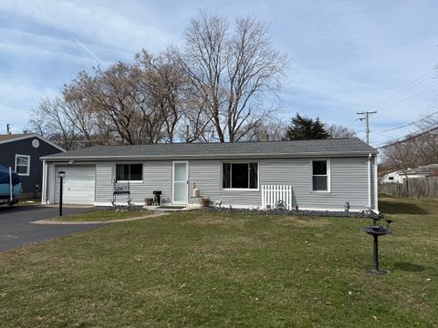 Tiny photo for 714 Landon Avenue, Winthrop Harbor, IL 60096 (MLS # 12591774)