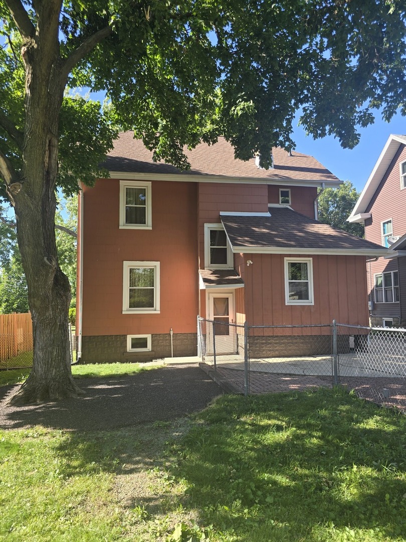 807 Apple Street