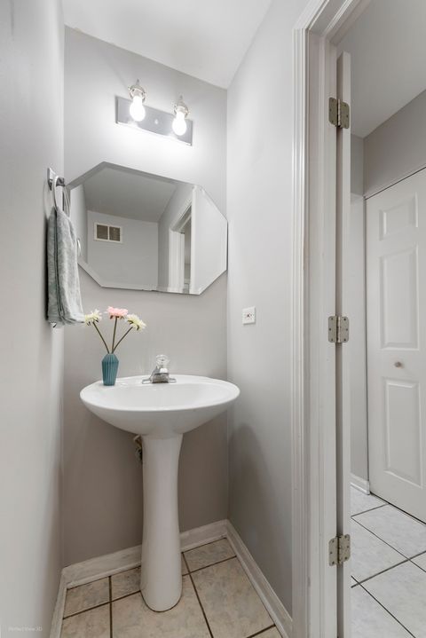 Tiny photo for 1093 SYMPHONY Drive #1093, Aurora, IL 60504 (MLS # 12502063)