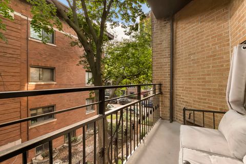 Tiny photo for 820 W Lakeside Place #2N, Chicago, IL 60640 (MLS # 12500757)