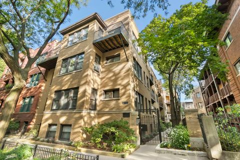 Photo of 820 W Lakeside Place #2N, Chicago, IL 60640 (MLS # 12500757) Photo of 820 W Lakeside Place #2N, Chicago, IL 60640 (MLS # 12500757)