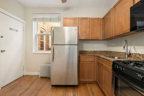 Tiny photo for 820 W Lakeside Place #2N, Chicago, IL 60640 (MLS # 12500757)