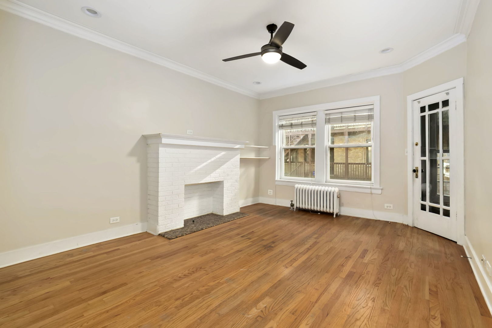 820 W Lakeside Place 2N