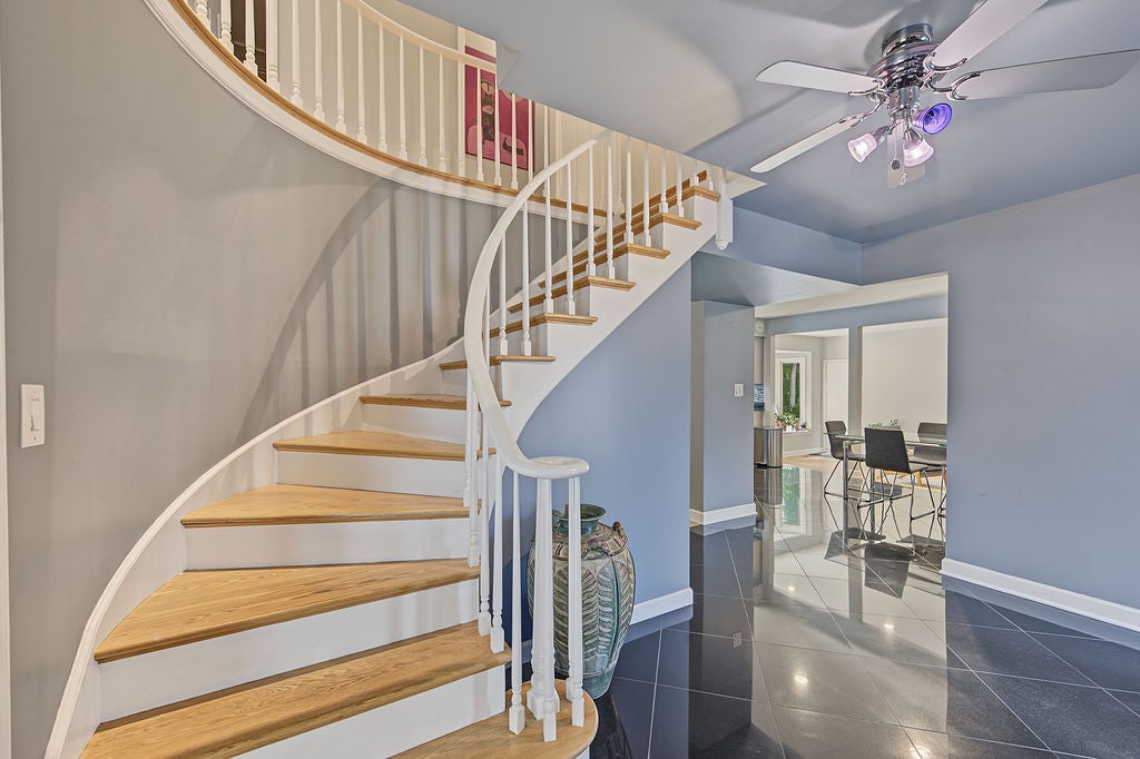 6 DOGWOOD Road