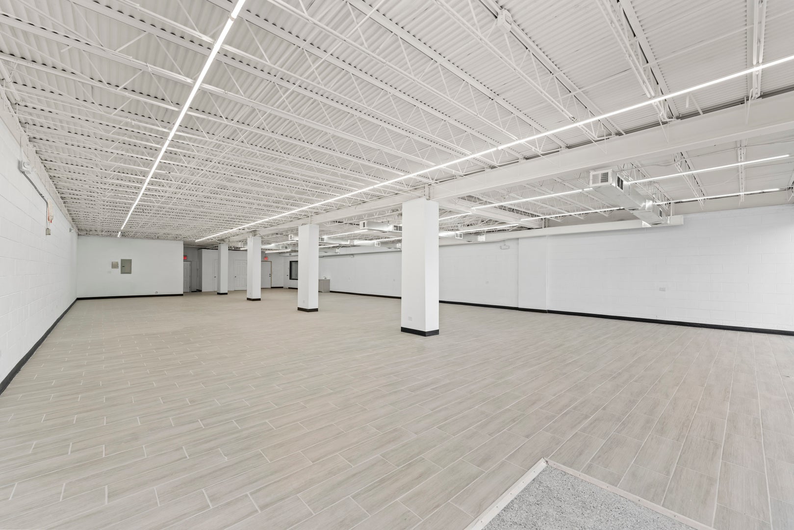 3833 W 95TH Street