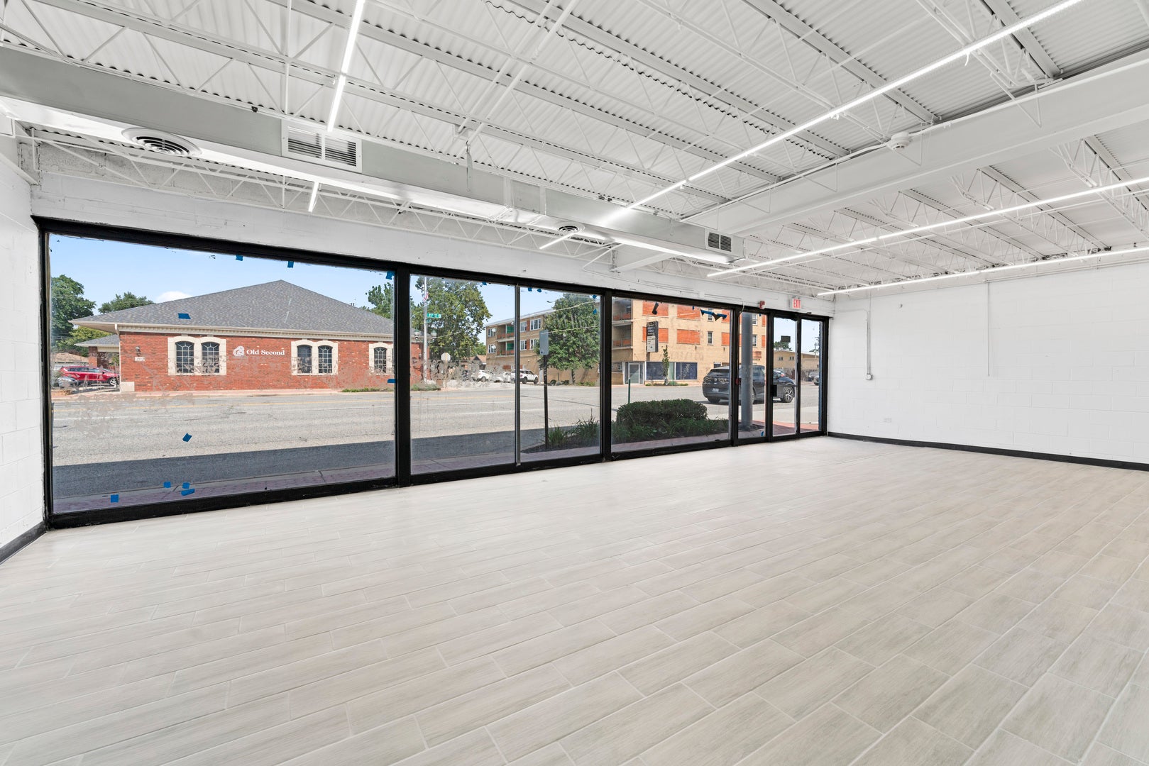 3833 W 95TH Street