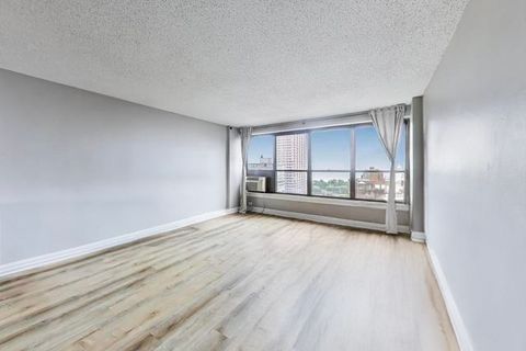 Tiny photo for 2930 N SHERIDAN Road #2111, Chicago, IL 60657 (MLS # 12487317)
