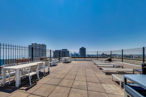 Tiny photo for 2930 N SHERIDAN Road #2111, Chicago, IL 60657 (MLS # 12487317)