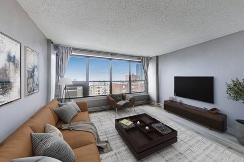 Tiny photo for 2930 N SHERIDAN Road #2111, Chicago, IL 60657 (MLS # 12487317)