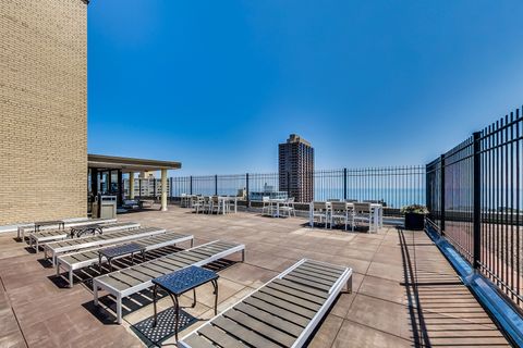 Tiny photo for 2930 N SHERIDAN Road #2111, Chicago, IL 60657 (MLS # 12487317)