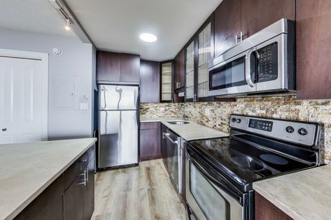 Tiny photo for 2930 N SHERIDAN Road #2111, Chicago, IL 60657 (MLS # 12487317)