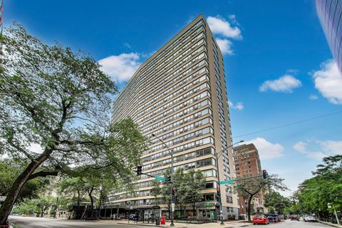 Photo of 2930 N SHERIDAN Road #2111, Chicago, IL 60657 (MLS # 12487317)