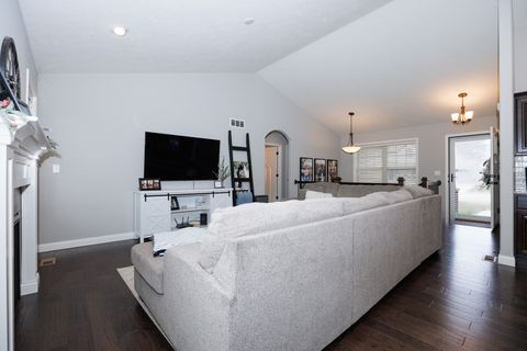 Tiny photo for 407 Bobwhite Way, Normal, IL 61761 (MLS # 12538447)