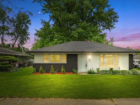 Photo of 329 Blackhawk Drive, Park Forest, IL 60466 (MLS # 12475792)