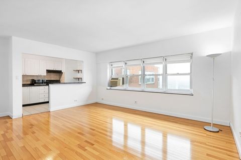 Tiny photo for 4960 N Marine Drive #1519, Chicago, IL 60640 (MLS # 12625370)