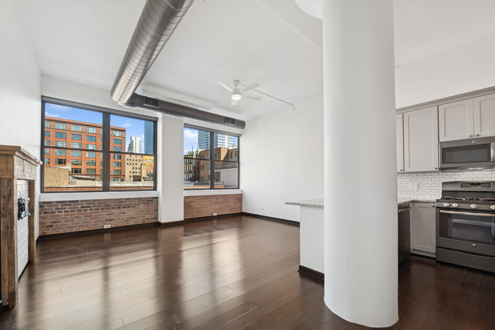 812 W Van Buren Street 2H