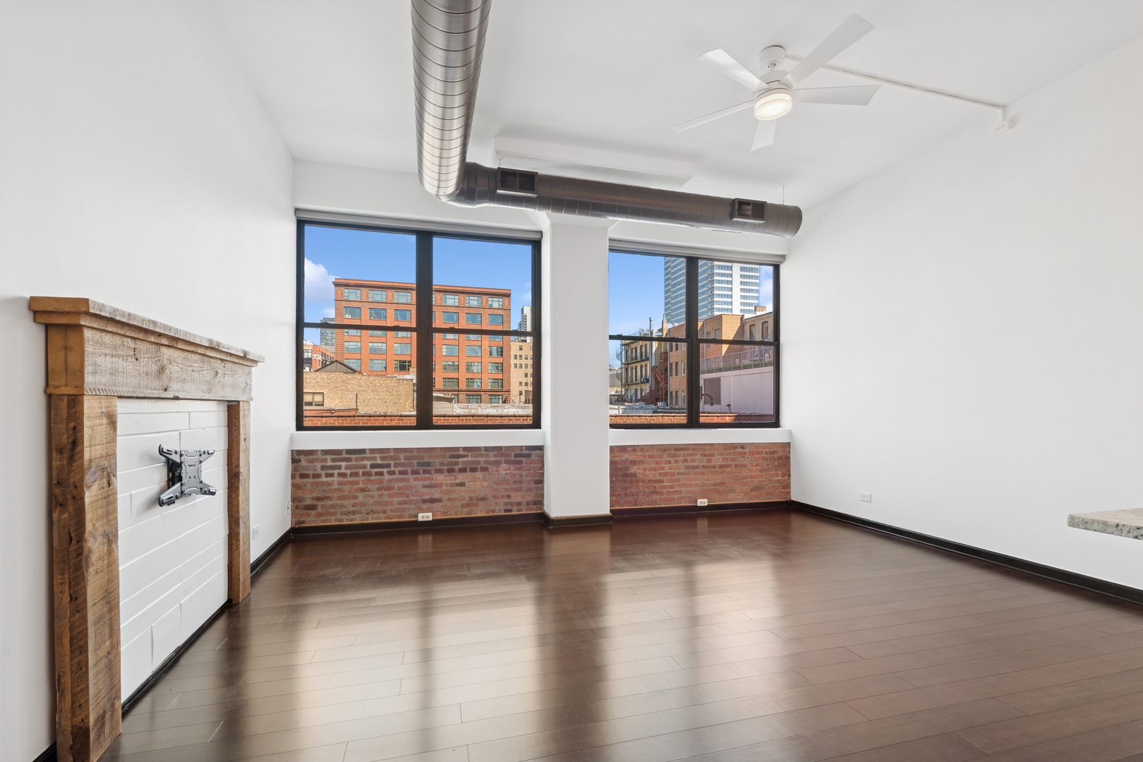 812 W Van Buren Street 2H