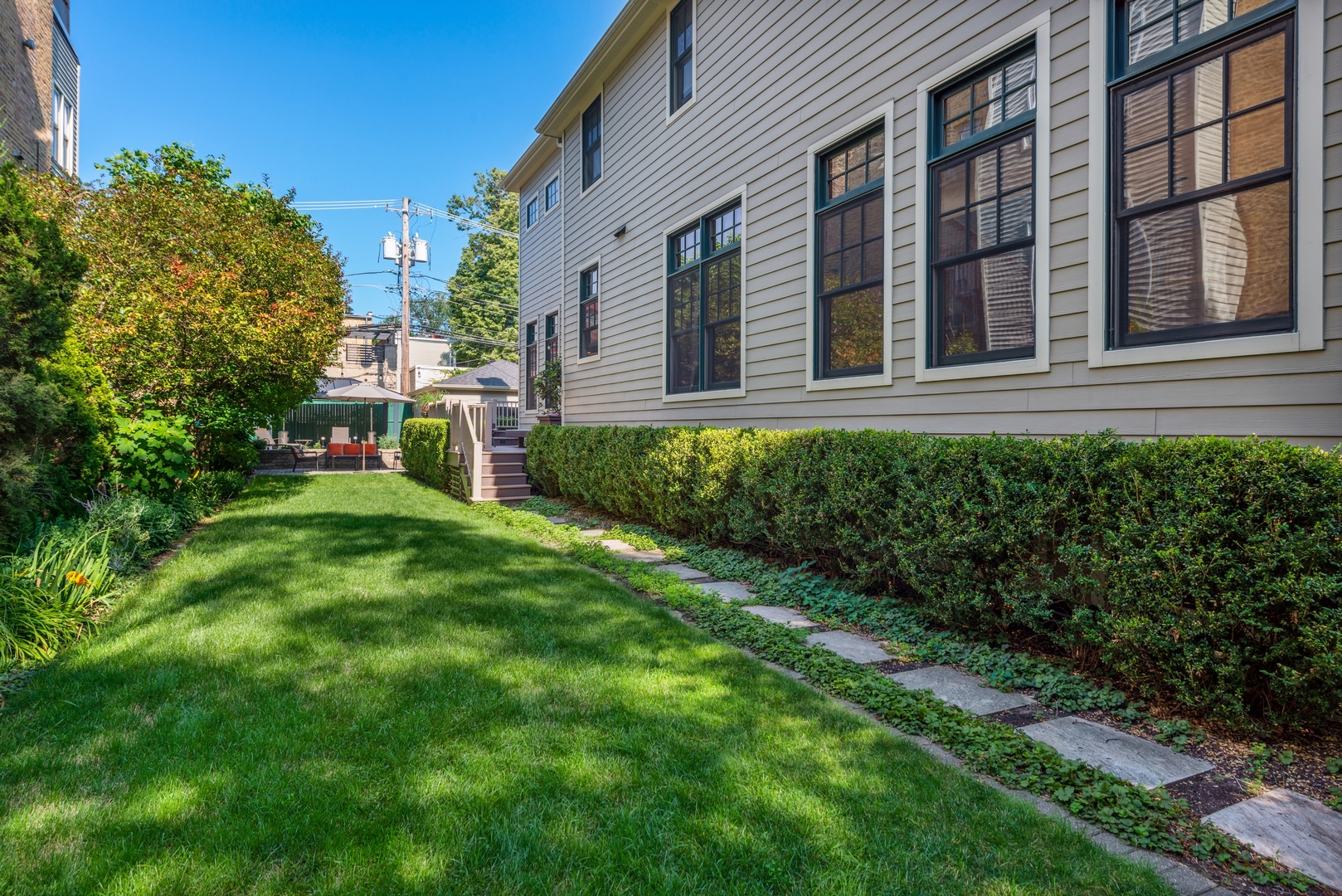 2629-31 N Magnolia Avenue