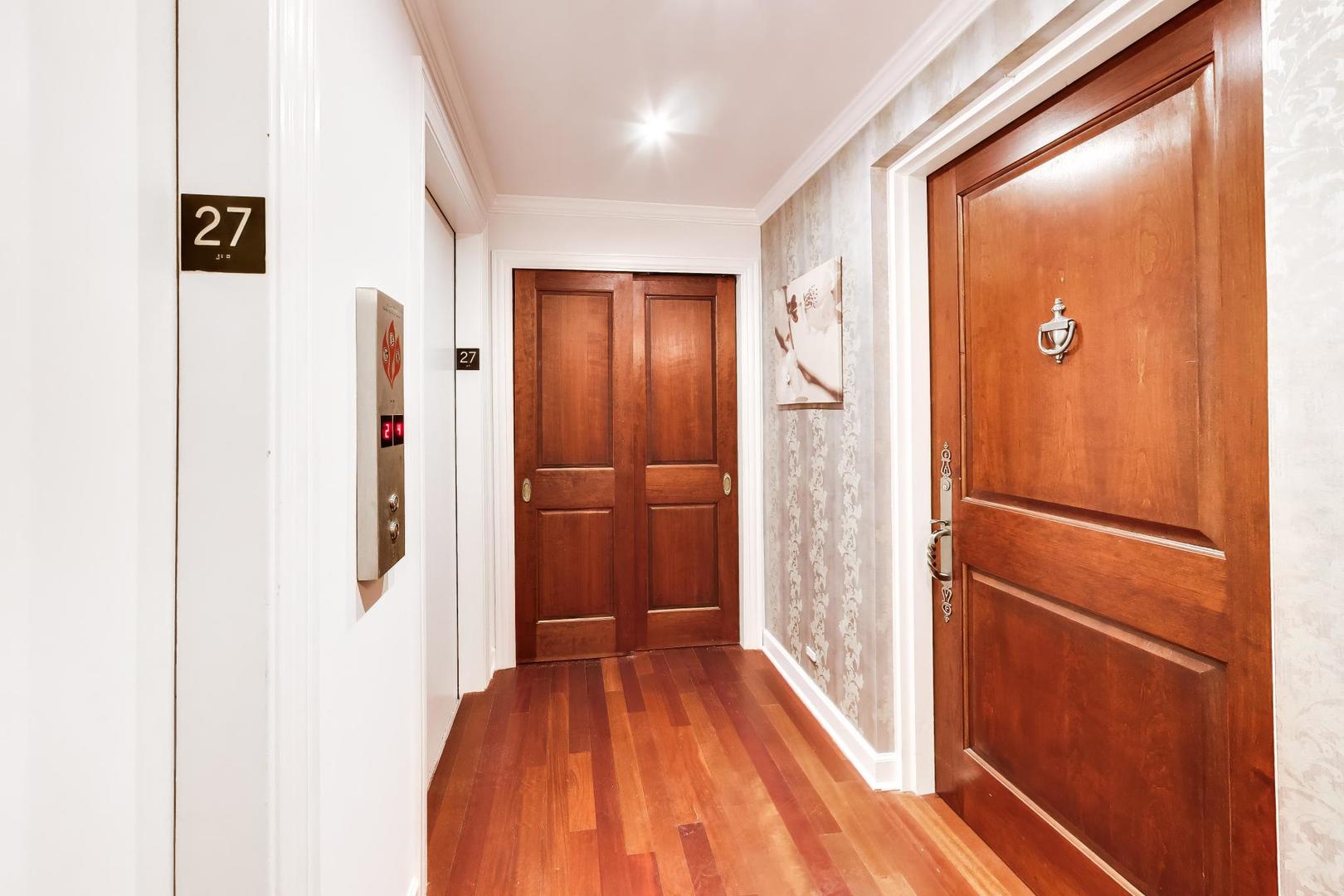 1300 N Lake Shore Drive 27C